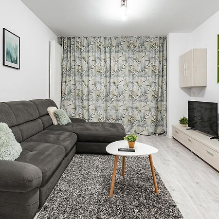 Green Apartment Coresi Brasov Bagian luar foto