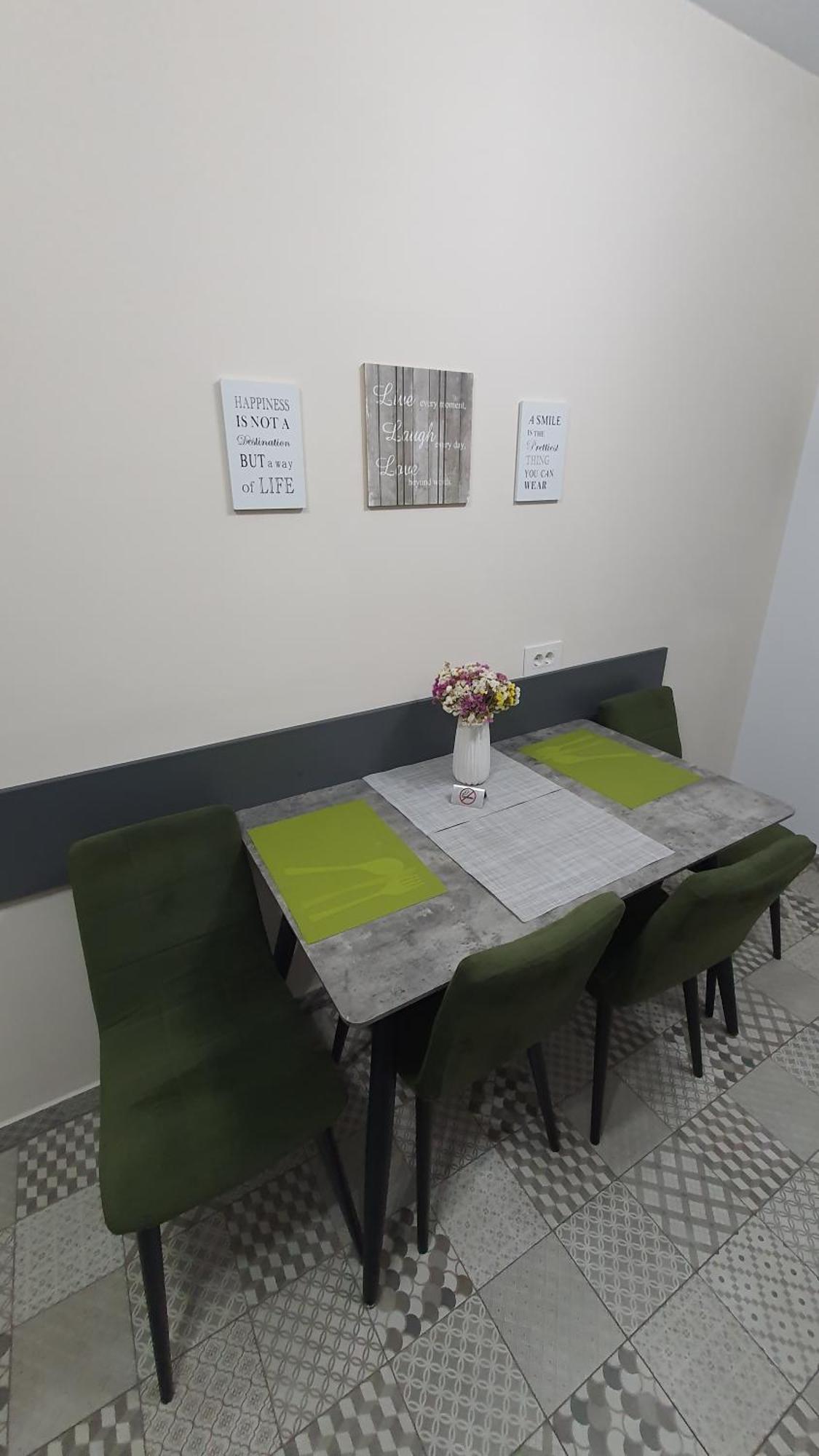 Green Apartment Coresi Brasov Bagian luar foto