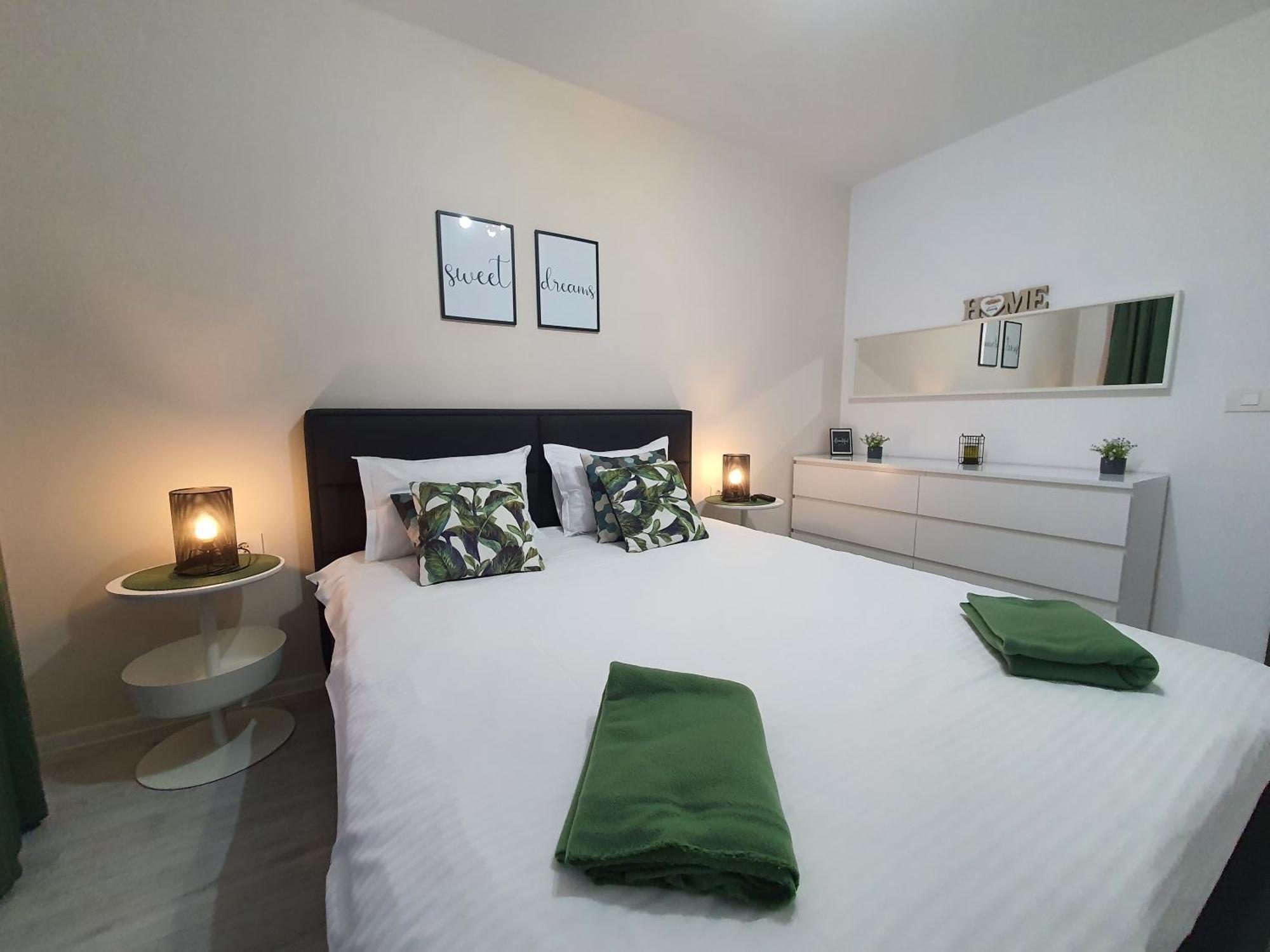 Green Apartment Coresi Brasov Bagian luar foto